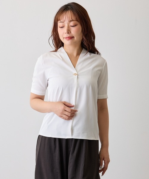 H.TOKYO NUIT(エイチトウキョウニュイ)の「スキッパーネックハーフスリーブブラウス(シャツ/ブラウス・レディース・ホワイト・SMALL/MEDIUM/LARGE)」の1枚目の写真
