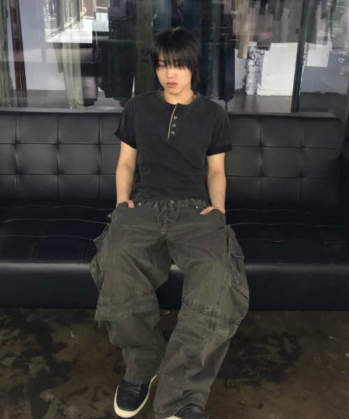 KICHUL（キチョル）の「Military Salt Henley T-shirt (Washed Black)（Tシャツ/カットソー・レディース・その他・SMALL/MEDIUM/LARGE）」の3枚目の写真