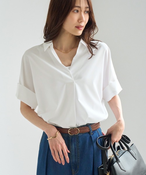 ROPE' PICNIC(ロペピクニック)の「スキッパーシャツブラウス/UVカット・接触冷感・防シワ(シャツ/ブラウス・レディース・チャコールグレー/オフホワイト/ブルー/サックスブルー/ブルー系その他4・FREE)」の2枚目の写真