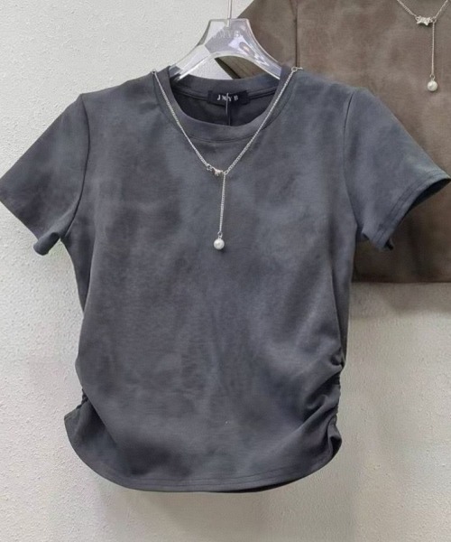 Lips(リップス)の「サイドシャーリングで美シルエット!トレンド感漂うショート丈トップス(Tシャツ/カットソー・レディース・ホワイト/グレー/ブラウン・FREE)」の8枚目の写真