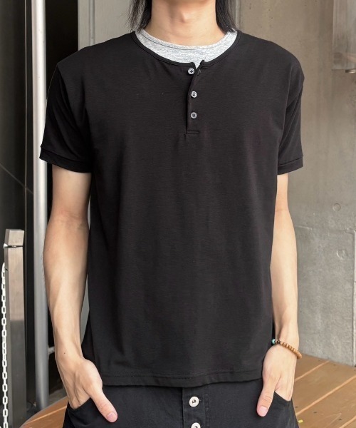 Never mind the XU / Chikashitsu+(ネバーマインド ザ エックスユー / チカシツプラス)の「【nmtc+】Cool Layered Henley Neck Tee / 【エヌエムティーシープラス】クールレイヤードヘンリーネックTシャツ(Tシャツ/カットソー・メンズ・グレー/ブラック・ONE SIZE)」の7枚目の写真