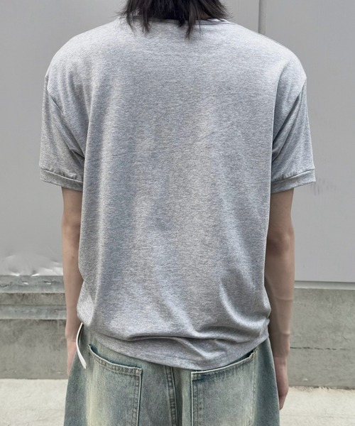 Never mind the XU / Chikashitsu+(ネバーマインド ザ エックスユー / チカシツプラス)の「【nmtc+】Cool Layered Henley Neck Tee / 【エヌエムティーシープラス】クールレイヤードヘンリーネックTシャツ(Tシャツ/カットソー・メンズ・グレー/ブラック・ONE SIZE)」の17枚目の写真
