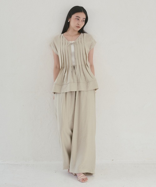 hunch(ハンチ)の「パラシュートファブリック 前後2WAYタックブラウス(シャツ/ブラウス・レディース・アイボリー/ブラック/カーキ・FREE)」の8枚目の写真