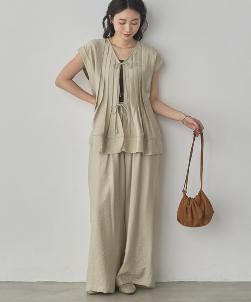 hunch(ハンチ)の「パラシュートファブリック 前後2WAYタックブラウス(シャツ/ブラウス・レディース・アイボリー/ブラック/カーキ・FREE)」の18枚目の写真