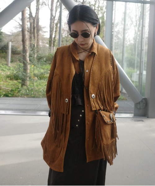 Ameri(アメリ)の「PINTUCK SYNTHETIC SUEDE SHIRT(シャツ/ブラウス・レディース・パープル/ブラウン・FREE)」の6枚目の写真