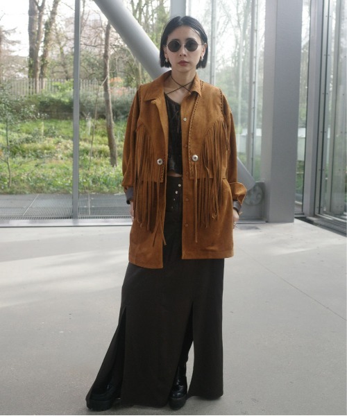 Ameri(アメリ)の「PINTUCK SYNTHETIC SUEDE SHIRT(シャツ/ブラウス・レディース・パープル/ブラウン・FREE)」の5枚目の写真