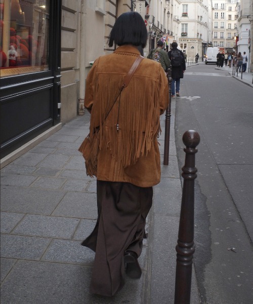 Ameri(アメリ)の「PINTUCK SYNTHETIC SUEDE SHIRT(シャツ/ブラウス・レディース・パープル/ブラウン・FREE)」の7枚目の写真