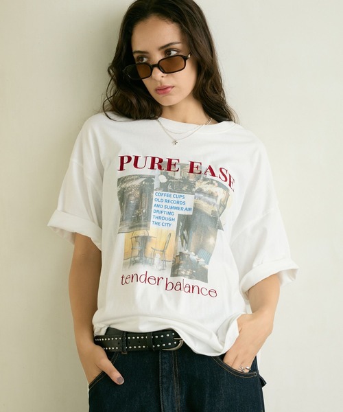 PBLIM(ページボーイリム)の「《UNISEX》フォトコラージュT / 刺繍デザイン / フロントプリント(Tシャツ/カットソー・レディース・オフホワイト/ブラウン/チャコールグレー・FREE)」の2枚目の写真