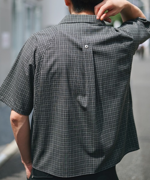 CONZ(コンズ)の「cropped open collar short sleeve shirt check/チェックシャツ/短丈/夏服/CONZ(シャツ/ブラウス・メンズ・ブラック/ネイビー/ブラウン・1/2/3)」の2枚目の写真