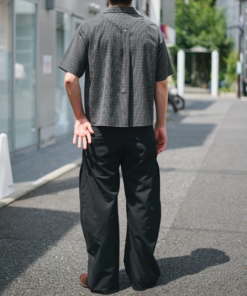 CONZ(コンズ)の「cropped open collar short sleeve shirt check/チェックシャツ/短丈/夏服/CONZ(シャツ/ブラウス・メンズ・ブラック/ネイビー/ブラウン・1/2/3)」の6枚目の写真