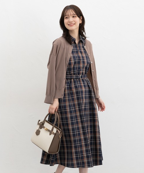 Honeys(ハニーズ)の「チェック柄ワンピース(ワンピース・レディース・グレー系その他2/ネイビー系1・3L/M/LL/L/S)」の2枚目の写真