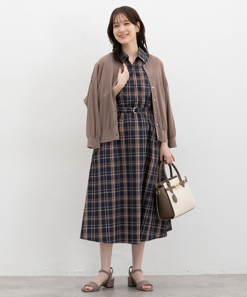 Honeys(ハニーズ)の「チェック柄ワンピース(ワンピース・レディース・グレー系その他2/ネイビー系1・3L/M/LL/L/S)」の4枚目の写真