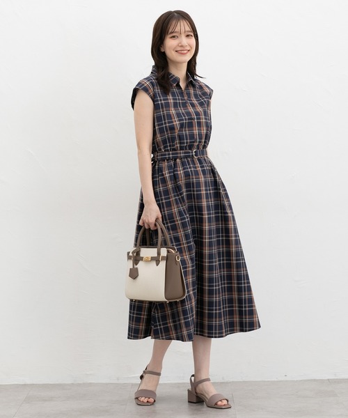Honeys(ハニーズ)の「チェック柄ワンピース(ワンピース・レディース・グレー系その他2/ネイビー系1・3L/M/LL/L/S)」の5枚目の写真