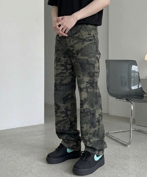B.R.U(ブル)の「カモフラ柄ストレートパンツ(その他パンツ・メンズ・その他・MEDIUM)」の1枚目の写真