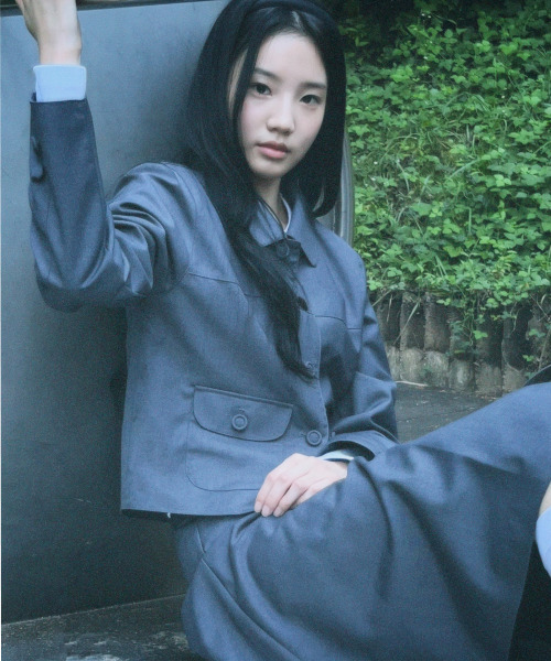 ROGIN N ROSIE(ロギンエンロージー)の「Heart Button Point Blazer Jacket Charcoal(テーラードジャケット・レディース・その他・FREE)」の3枚目の写真