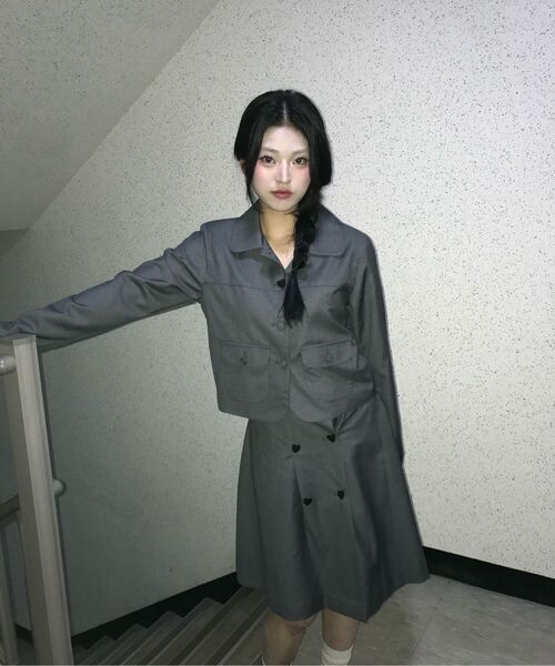 ROGIN N ROSIE(ロギンエンロージー)の「Heart Button Point Blazer Jacket Charcoal(テーラードジャケット・レディース・その他・FREE)」の8枚目の写真