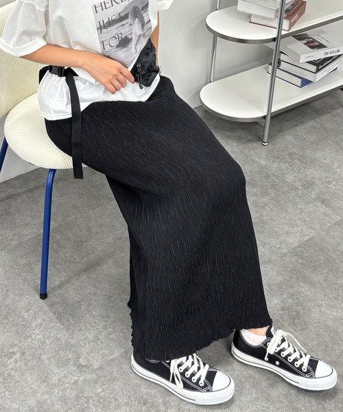 ISOOK（アイスー）の「【ISOOK / アイスー】ランダムプリーツナロースカート / ロングスカート ウエストゴム 無地 ドット 花柄 フラワー柄 Iラインスカート ZOZOTOWN限定（スカート・レディース・ブラック/ブラック系その他/ドット・FREE）」の2枚目の写真