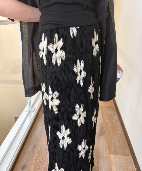 ISOOK（アイスー）の「【ISOOK / アイスー】ランダムプリーツナロースカート / ロングスカート ウエストゴム 無地 ドット 花柄 フラワー柄 Iラインスカート ZOZOTOWN限定（スカート・レディース・ブラック/ブラック系その他/ドット・FREE）」の11枚目の写真