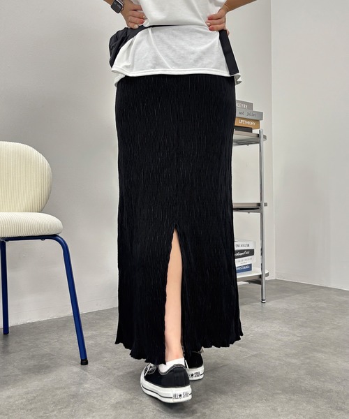 ISOOK（アイスー）の「【ISOOK / アイスー】ランダムプリーツナロースカート / ロングスカート ウエストゴム 無地 ドット 花柄 フラワー柄 Iラインスカート ZOZOTOWN限定（スカート・レディース・ブラック/ブラック系その他/ドット・FREE）」の4枚目の写真