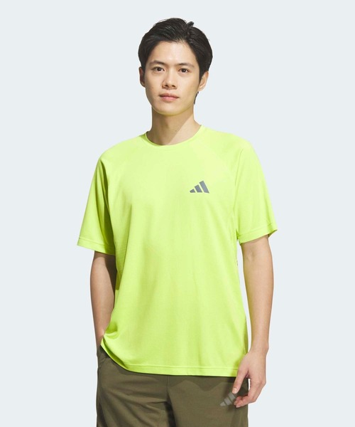 adidas(アディダス)の「テック エッセンシャルズ クールタッチ レギュラーフィット 半袖Tシャツ / アディダス adidas(Tシャツ/カットソー・メンズ・イエロー・XX-LARGE/3XL/LARGE/MEDIUM/SMALL/X-LARGE)」の1枚目の写真