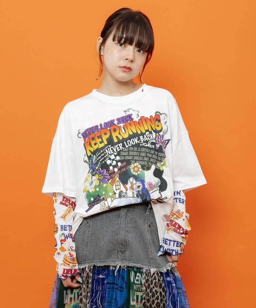 ScoLar(スカラー)の「162734:ダークメルヘン柄Tシャツ(Tシャツ/カットソー・レディース・ホワイト/ブラック/ネイビー/グリーン・M)」の2枚目の写真