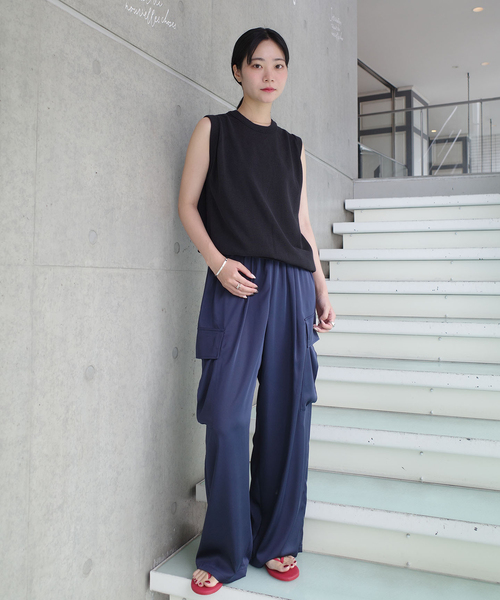 IENA(イエナ)の「《一部店舗限定》Maison IENA アシンメトリーノースリーブ(ニット/セーター・レディース・ネイビー・FREE)」の11枚目の写真