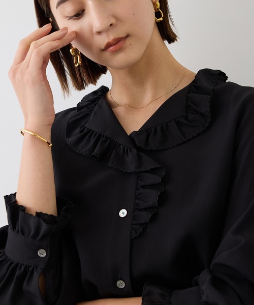 ROPE'(ロペ)の「エンブロイダリーフリルブラウス(シャツ/ブラウス・レディース・ホワイト/ブラック・38)」の17枚目の写真