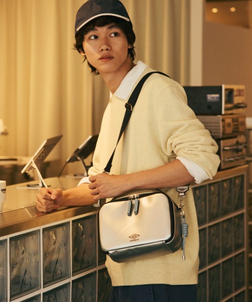 UMBRO(アンブロ)の「umbro/アンブロ 6W12 ショルダーバッグ 20301(ショルダーバッグ・レディース・ブラック/シルバー・FREE)」の16枚目の写真