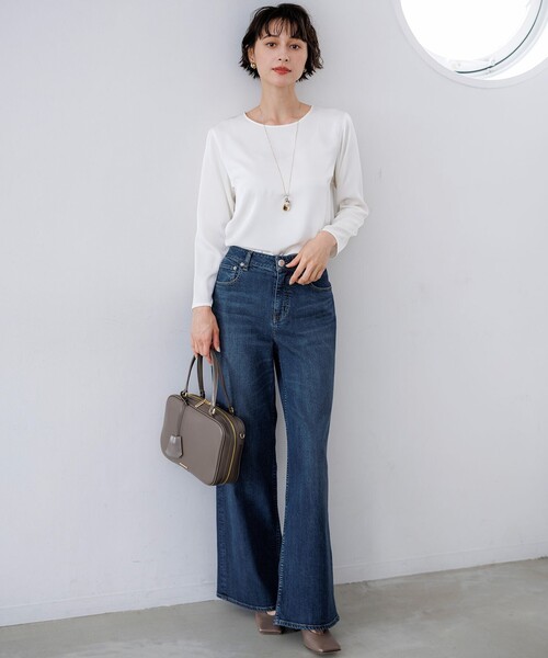 23区(ニジュウサンク)の「サテン ロングスリーブ Tシャツ(Tシャツ/カットソー・レディース・ブラウン系/黄土色系/アイボリー系/オールドローズ系/グレー系・38/40)」の12枚目の写真