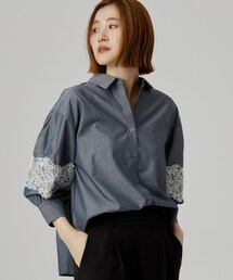 さりげなく華やぐ レースボリュームスリーブシャツ