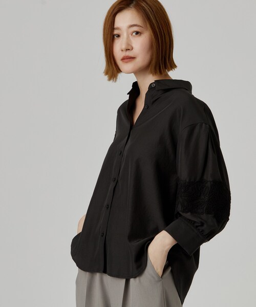 grove(グローブ)の「さりげなく華やぐ レースボリュームスリーブシャツ(シャツ/ブラウス・レディース・オフホワイト/ブラック/ネイビー系2/ダークグリーン/ネイビー・05/04/03/02)」の11枚目の写真