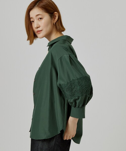 grove(グローブ)の「さりげなく華やぐ レースボリュームスリーブシャツ(シャツ/ブラウス・レディース・オフホワイト/ブラック/ネイビー系2/ダークグリーン/ネイビー・05/04/03/02)」の16枚目の写真