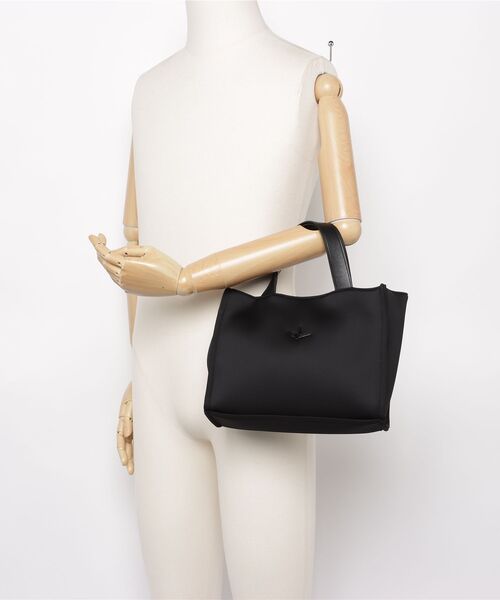 1PIU1UGUALE3 RELAX (ウノピゥウノウグァーレトレ リラックス)の「【1PIU1UGUALE3 RELAX】NEOPRENE MINI BAG(トートバッグ・メンズ・ブラック・FREE)」の2枚目の写真