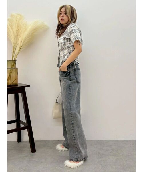 EVRIS（エヴリス）の「ミドルウエストケミカルワイドデニムパンツ（デニムパンツ・レディース・ブラック/ブルー・SMALL/MEDIUM）」の19枚目の写真