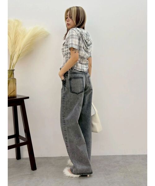 EVRIS（エヴリス）の「ミドルウエストケミカルワイドデニムパンツ（デニムパンツ・レディース・ブラック/ブルー・SMALL/MEDIUM）」の20枚目の写真