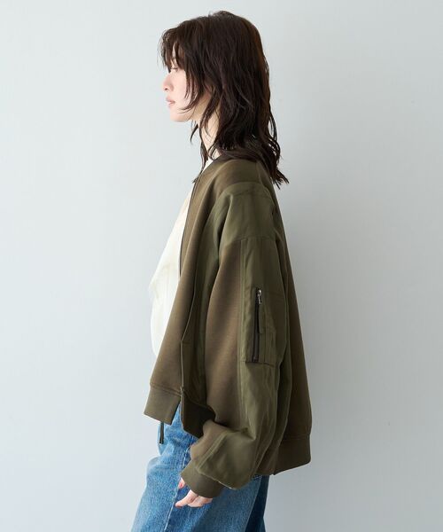 Editt by YECCA VECCA(エディットバイイェッカヴェッカ)の「異素材切替MA-1風ブルゾン(ブルゾン・レディース・カーキ/ブラック・FREE)」の5枚目の写真