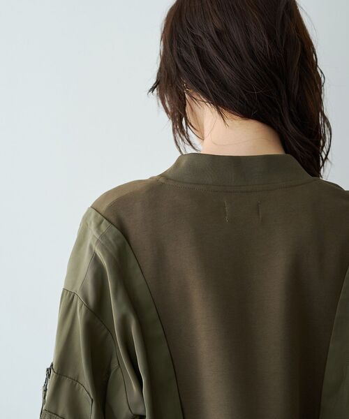Editt by YECCA VECCA(エディットバイイェッカヴェッカ)の「異素材切替MA-1風ブルゾン(ブルゾン・レディース・カーキ/ブラック・FREE)」の12枚目の写真