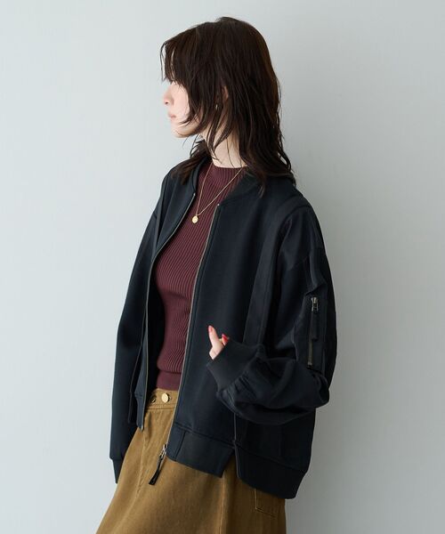 Editt by YECCA VECCA(エディットバイイェッカヴェッカ)の「異素材切替MA-1風ブルゾン(ブルゾン・レディース・カーキ/ブラック・FREE)」の13枚目の写真