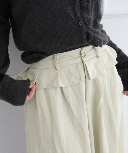 by muni:r(バイ ムニール)の「デューン ラッフル ウエスト コットンパンツ/2026 AW COLLECTION(その他パンツ・レディース・ベージュ/ブラック・SMALL/MEDIUM)」の13枚目の写真