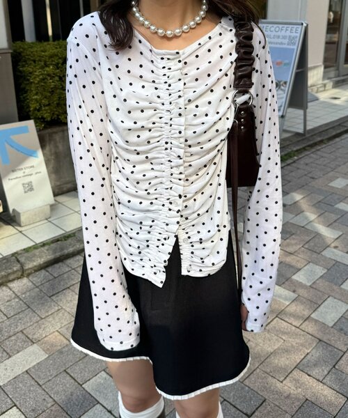 CIAOPANIC（チャオパニック）の「フロントシャーリングドットベロアトップス（Tシャツ/カットソー・レディース・ブラウン/ブラック/ホワイト/レッド/ネイビー・ONE SIZE）」の7枚目の写真