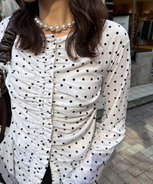 CIAOPANIC（チャオパニック）の「フロントシャーリングドットベロアトップス（Tシャツ/カットソー・レディース・ブラウン/ブラック/ホワイト/レッド/ネイビー・ONE SIZE）」の9枚目の写真