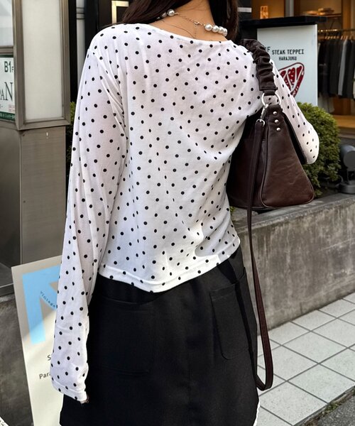 CIAOPANIC（チャオパニック）の「フロントシャーリングドットベロアトップス（Tシャツ/カットソー・レディース・ブラウン/ブラック/ホワイト/レッド/ネイビー・ONE SIZE）」の11枚目の写真