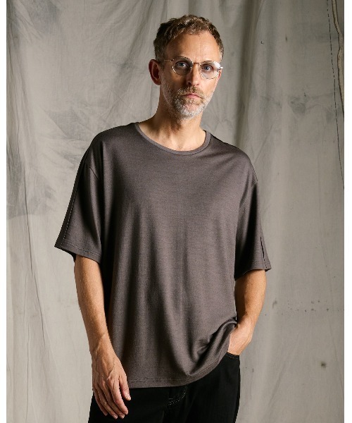 wjk(ダヴルジェイケイ)の「super100's wool jersey S/S(Tシャツ/カットソー・メンズ・ブラック/チャコールグレー/ロイヤルブルー・X-LARGE/SMALL/LARGE/MEDIUM)」の2枚目の写真