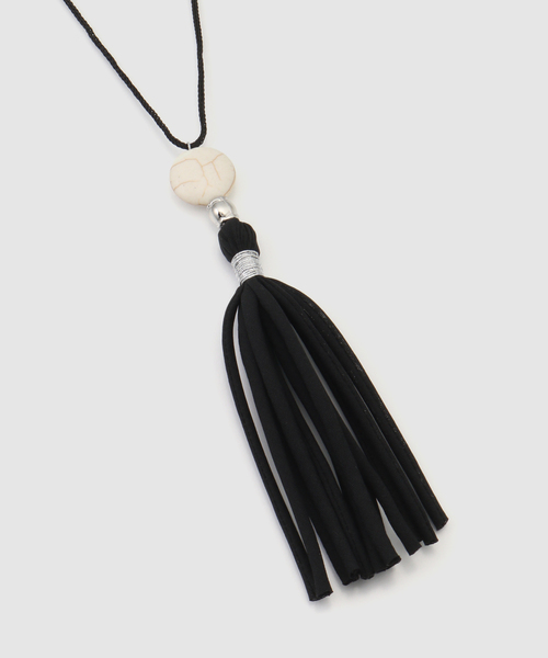 SLOBE IENA(スローブイエナ)の「suxu/スゥ SLOBE別注 tassel necklace(ネックレス・レディース・ホワイト/ブラック・FREE)」の11枚目の写真