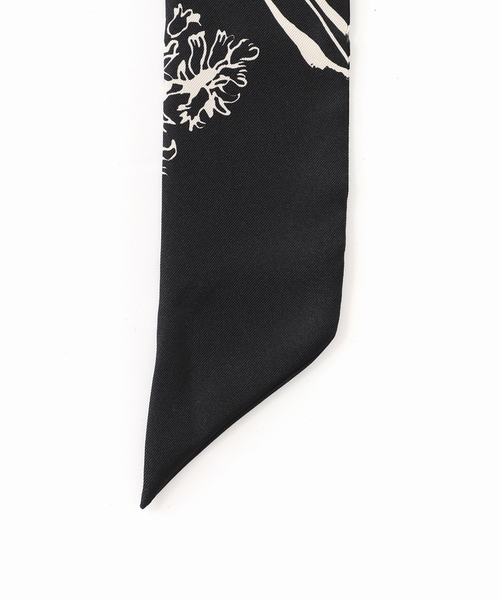 journal standard L'essage（ジャーナルスタンダードレサージュ）の「AENEIS/エネス Nostalgia Flowers Silk Twill Bandeau スカーフ（バンダナ/スカーフ・レディース・ブラック・FREE）」の5枚目の写真