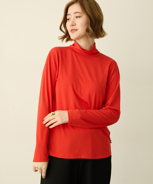 Petit Honfleur(プチオンフルール)の「アクセントステッチハイネックプルオーバー【無地・ボーダー】(Tシャツ/カットソー・レディース・レッド/ネイビー/サックスブルー/グレー・M/L)」の4枚目の写真
