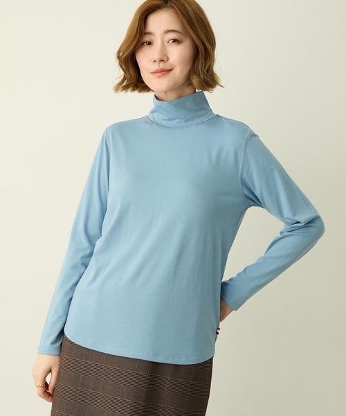 Petit Honfleur(プチオンフルール)の「アクセントステッチハイネックプルオーバー【無地・ボーダー】(Tシャツ/カットソー・レディース・レッド/ネイビー/サックスブルー/グレー・M/L)」の3枚目の写真