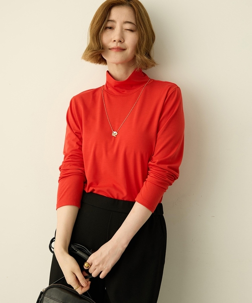 Petit Honfleur(プチオンフルール)の「アクセントステッチハイネックプルオーバー【無地・ボーダー】(Tシャツ/カットソー・レディース・レッド/ネイビー/サックスブルー/グレー・M/L)」の6枚目の写真