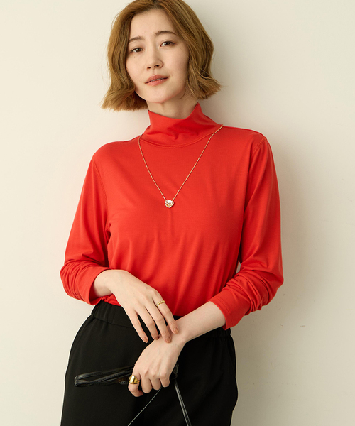 Petit Honfleur(プチオンフルール)の「アクセントステッチハイネックプルオーバー【無地・ボーダー】(Tシャツ/カットソー・レディース・レッド/ネイビー/サックスブルー/グレー・M/L)」の7枚目の写真