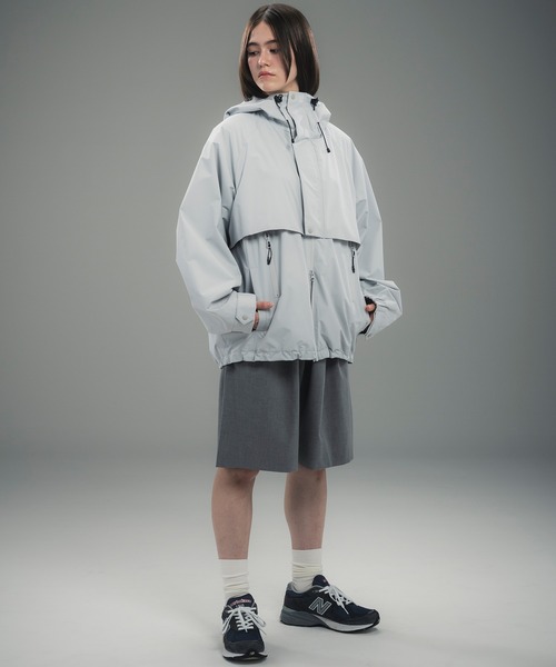 +phenix(プラスフェニックス)の「+phenix(プラスフェニックス)VENTILATED HOODIE ベンチレーション フーディー / WINDSTOPPER PRODUCTS BY GORE-TEX LABS(マウンテンパーカー・メンズ・ブラック/ライトグレー/ブルー・M/S/L)」の4枚目の写真